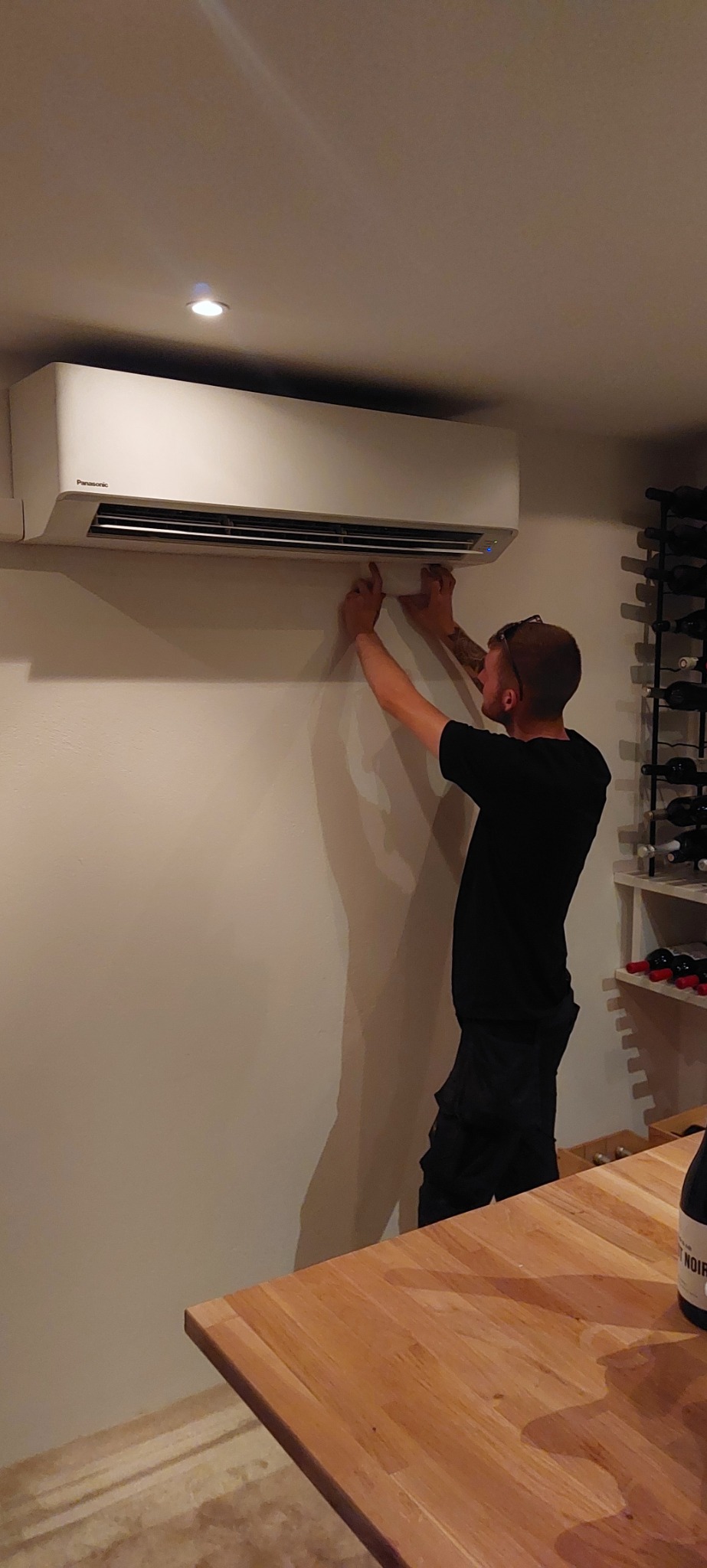 Termokyltekniker servar värmepump